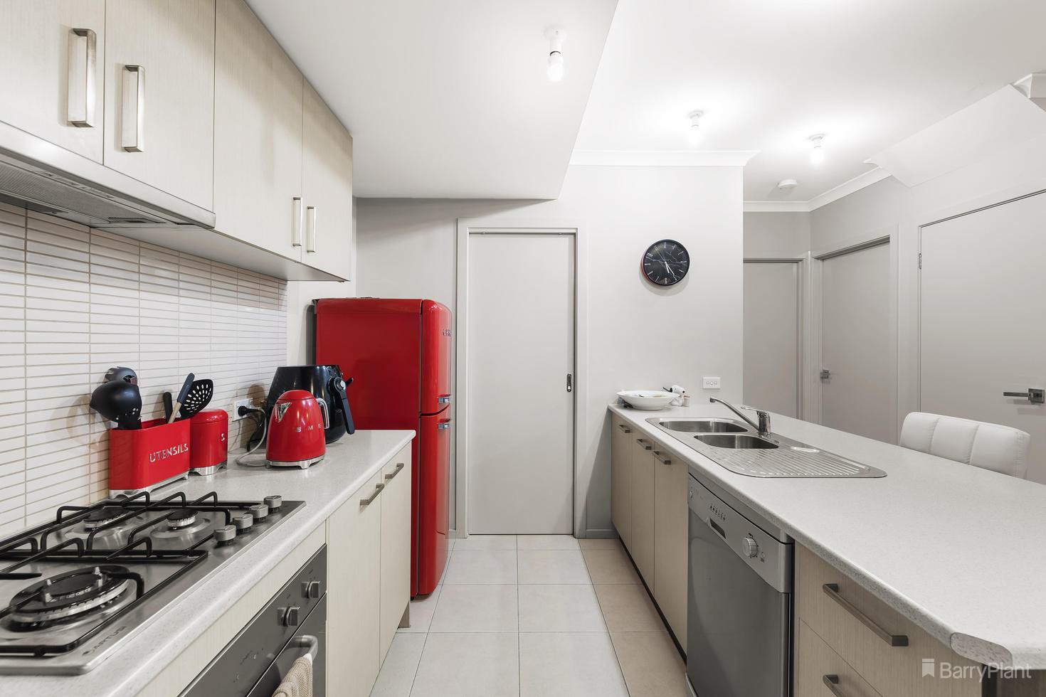 98 Hawthory Road, Kilsyth, VIC 3137, Kilsyth - Thumbnail 3