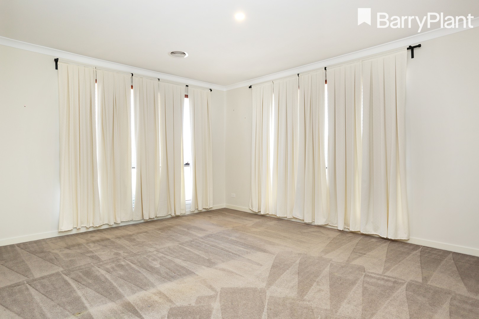 98 Malibu Boulevard, Point Cook, VIC 3030, Point Cook - Thumbnail 3