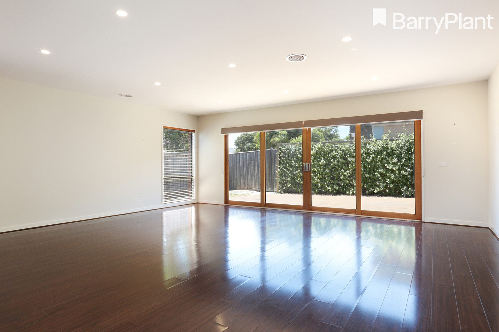 98 Malibu Boulevard, Point Cook, VIC 3030, Point Cook - Thumbnail 4