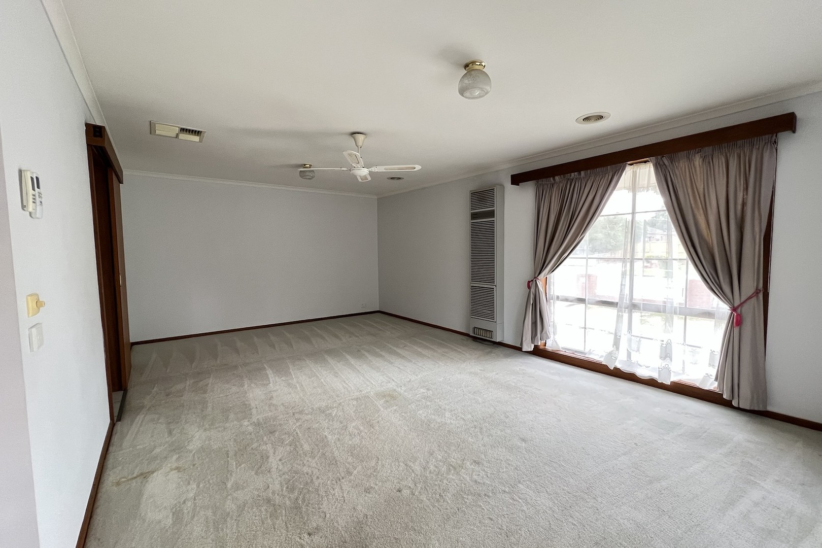98 Prince Of Wales Avenue, Mill Park, VIC 3082, Mill Park - Thumbnail 5