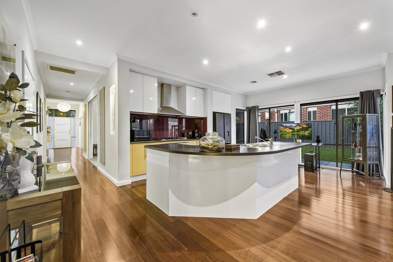 99 Hillcrest Drive, Hillside, VIC 3037, Hillside - Thumbnail 2