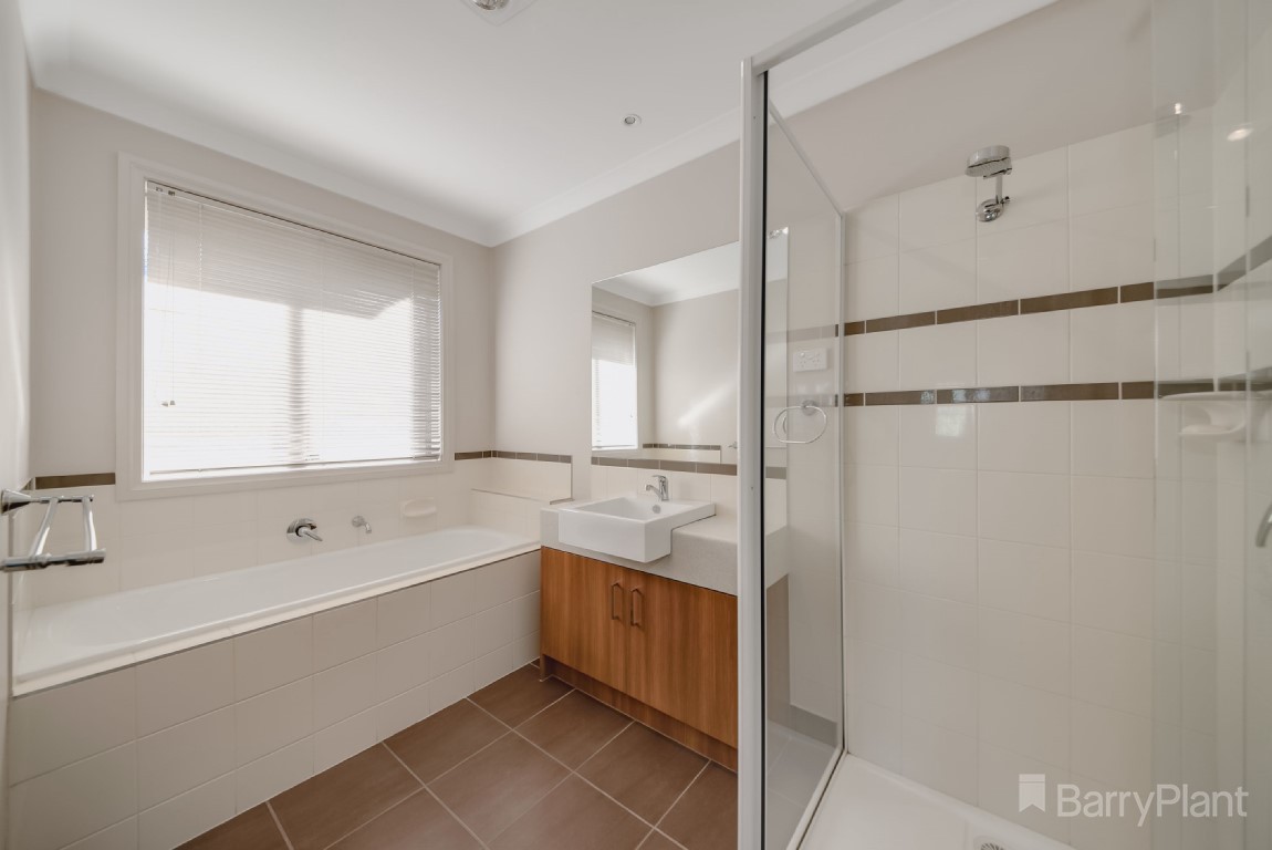 99 Melissa Way, Pakenham, VIC 3810, Pakenham - Thumbnail 7