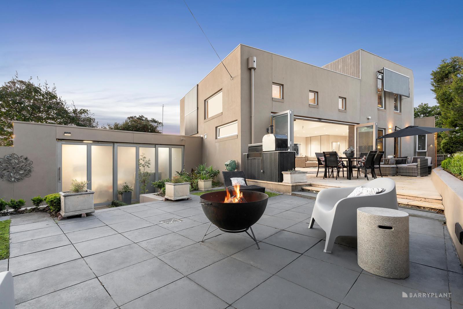 99 Napoleon Street, Eltham, VIC 3095 - Thumbnail 2 - 06/11/2024