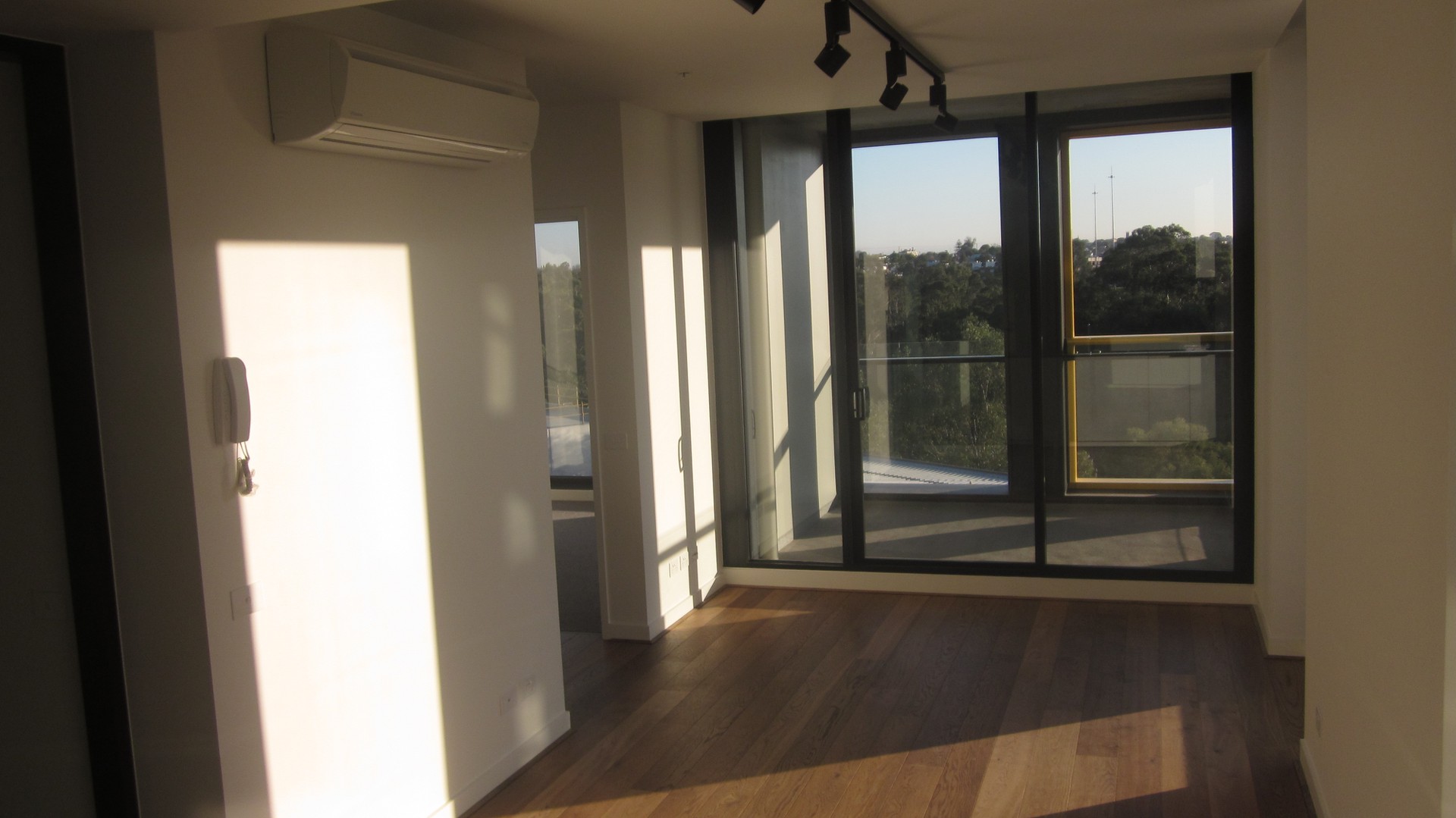 B503/10-16 Trenery Crescent, Abbotsford, VIC 3067 - Thumbnail 2 - 26/11/2021