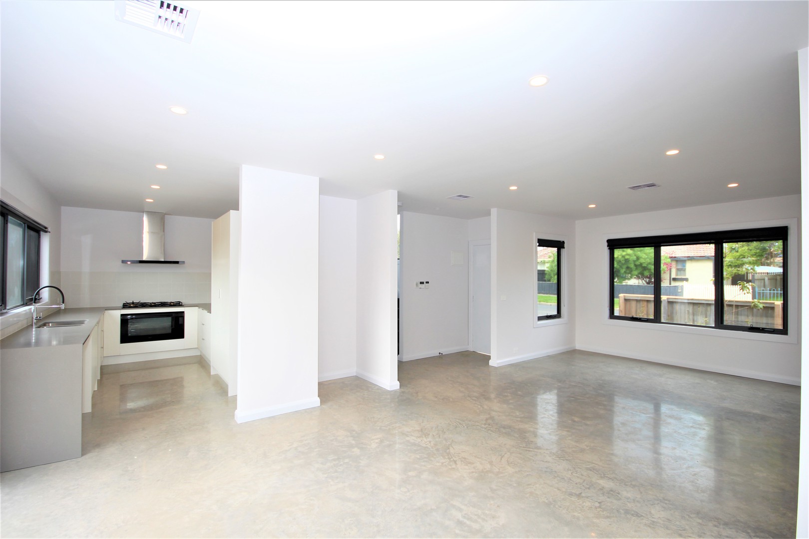 C/2 Wren  Street, Norlane, VIC 3214 - Thumbnail 2 - 12/10/2022