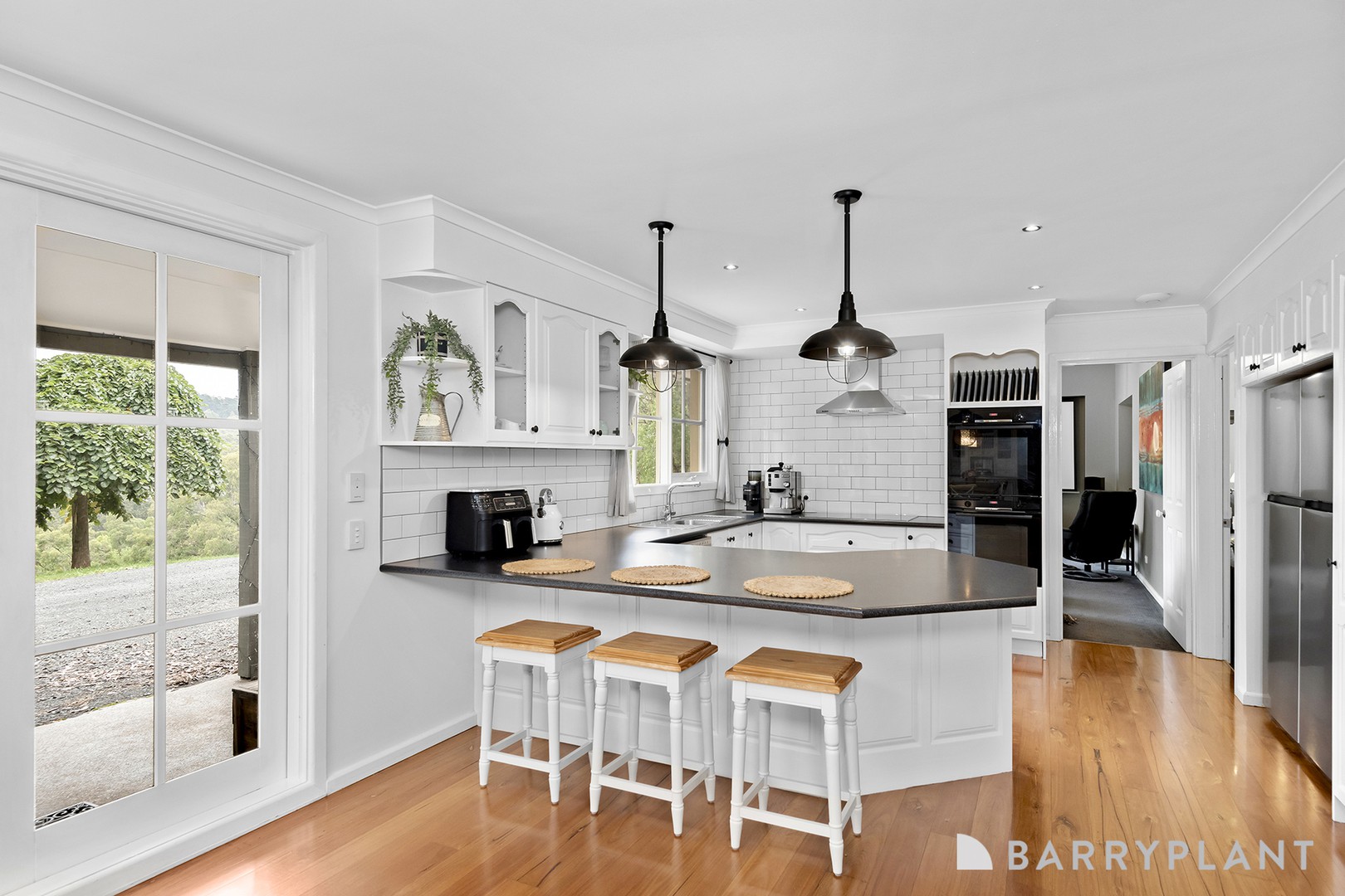 280 Mann Road, Pakenham Upper, VIC 3810 - Thumbnail 2 - 05/03/2026