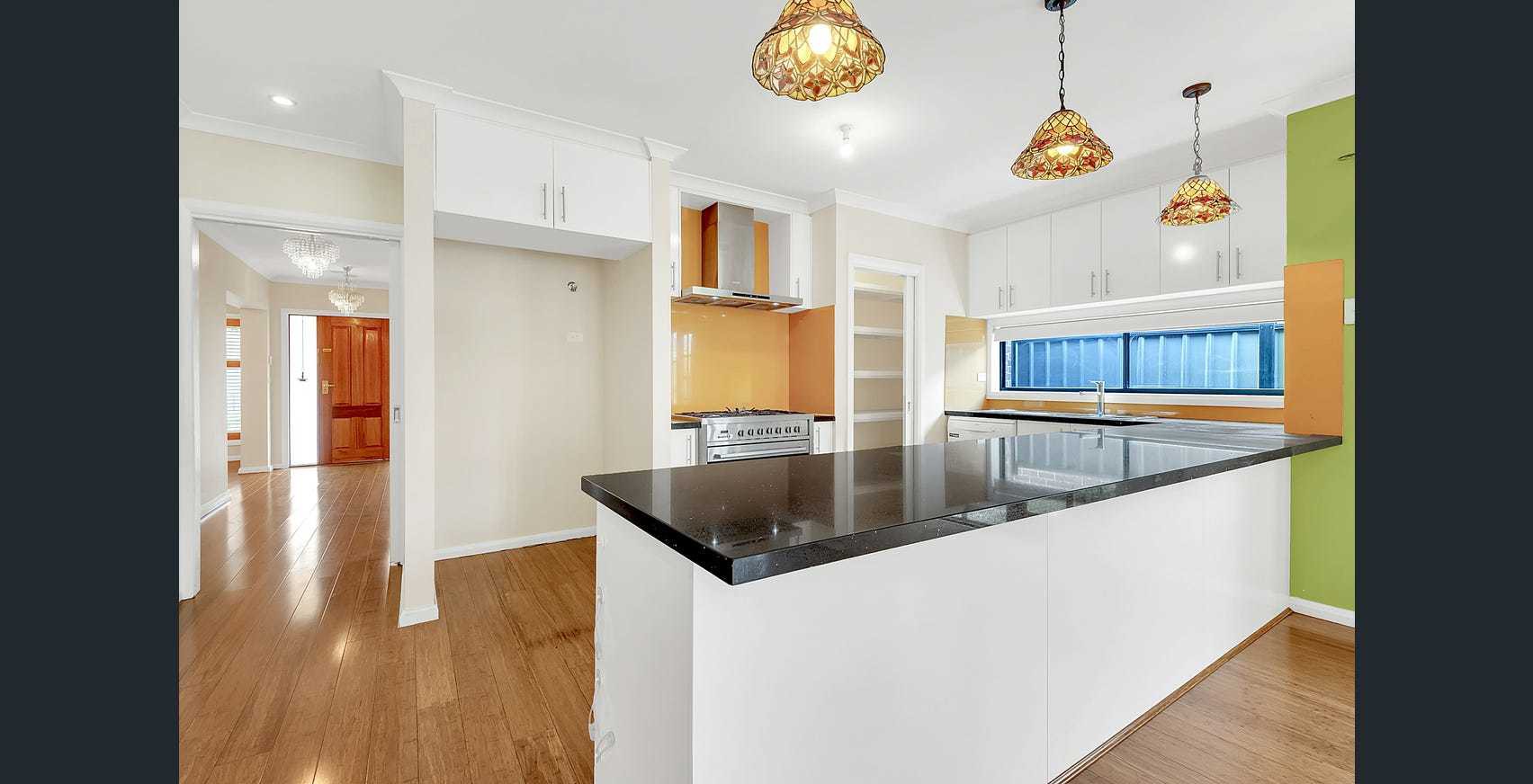 5 Rainham Avenue, Craigieburn, VIC 3064 - Thumbnail 2 - 20/08/2026