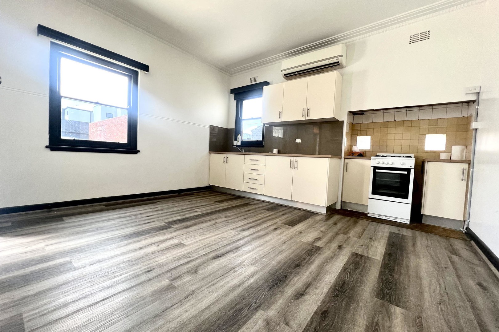 Rear 224 Broadway, Reservoir, VIC 3073, Reservoir - Thumbnail 2