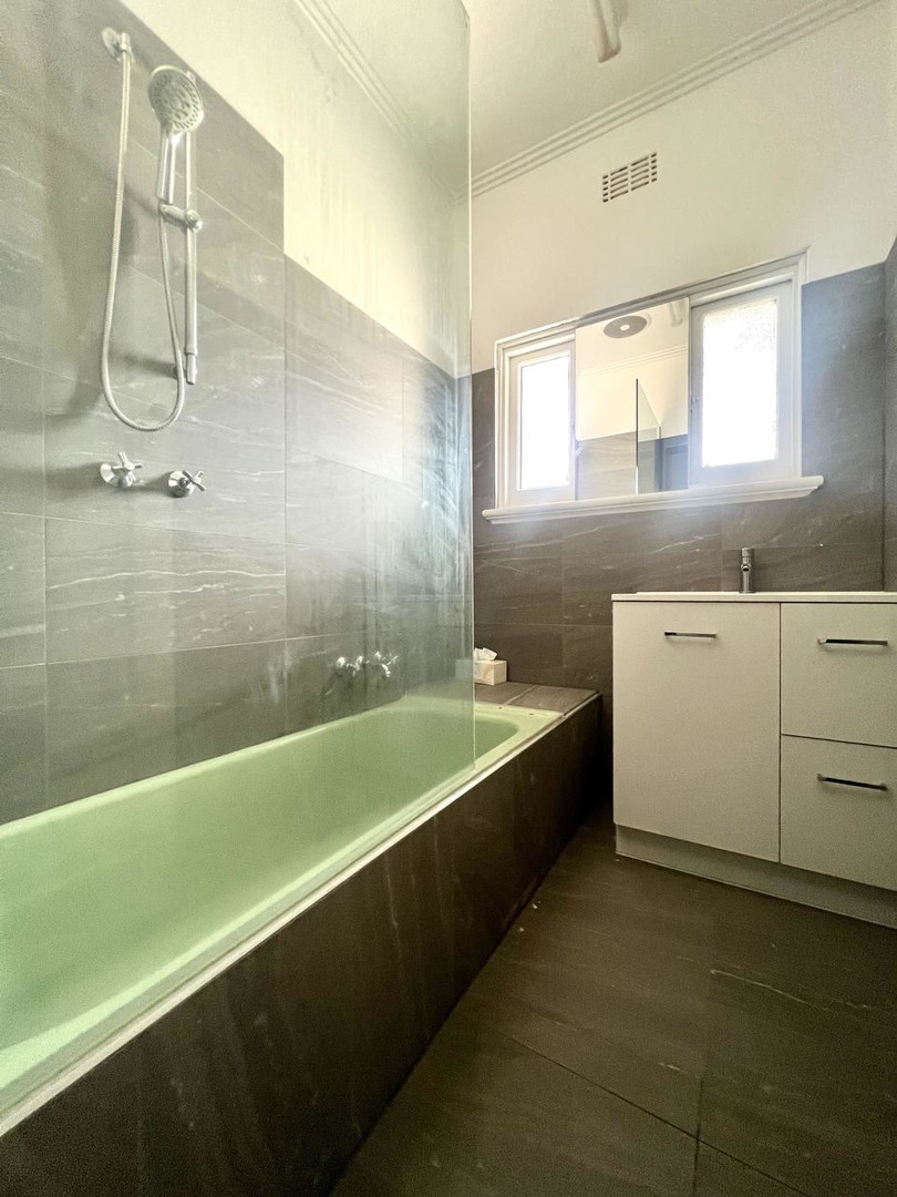 Rear 224 Broadway, Reservoir, VIC 3073, Reservoir - Thumbnail 4