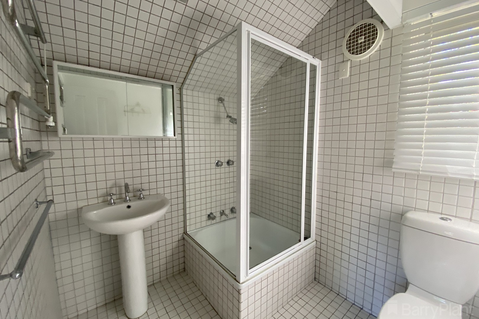 25a Pinewood Avenue, Ringwood East - Thumbnail 4