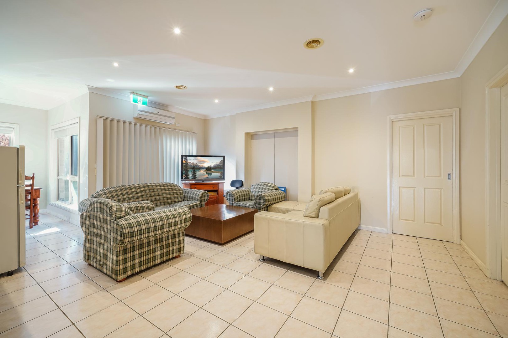 Room 4/45 Fogarty Avenue, Highton, VIC 3216 - Thumbnail 2 - 06/12/2021