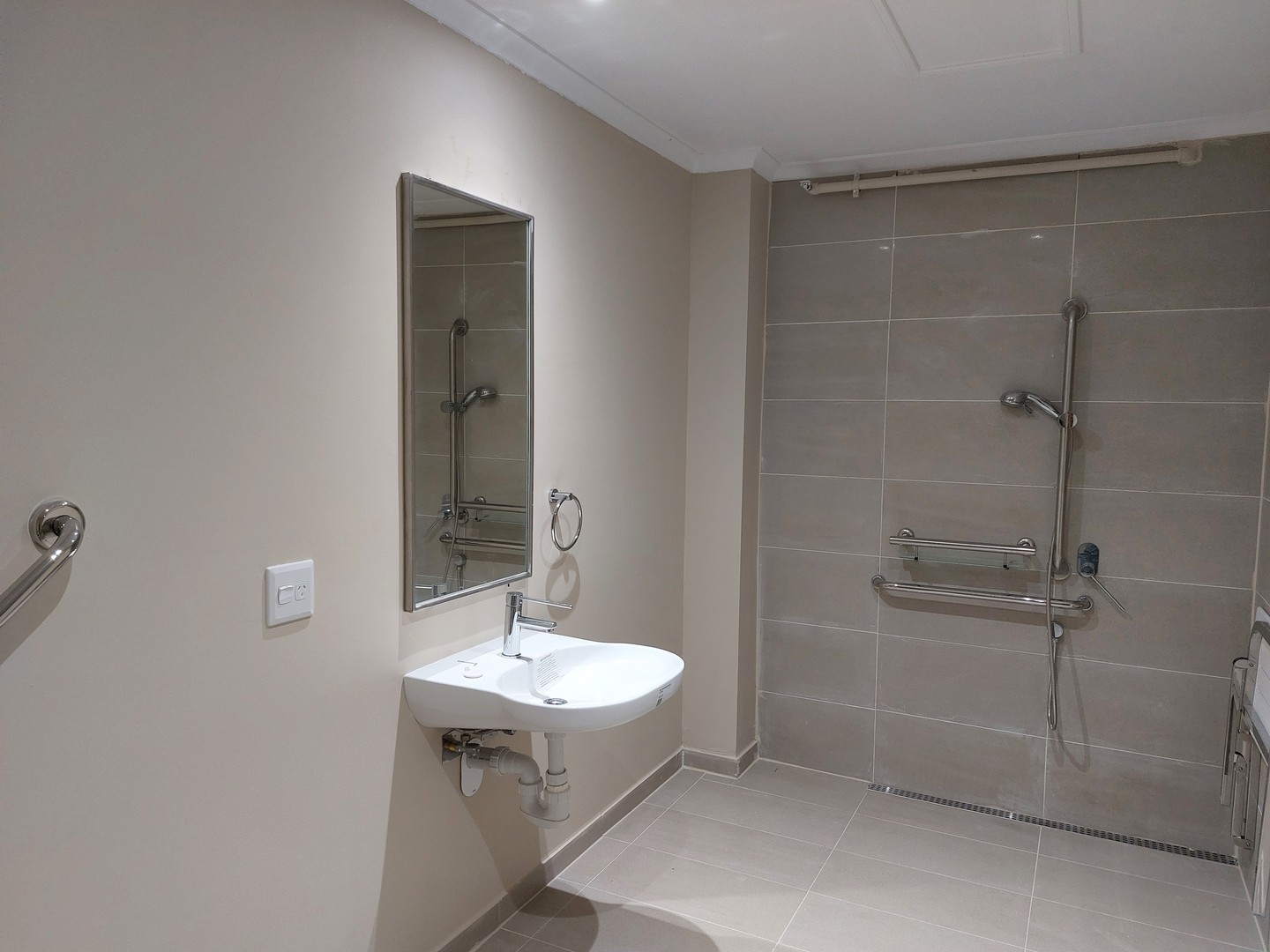 Room 9/9 Hayes Court, Highton, VIC 3216, Highton - Thumbnail 4