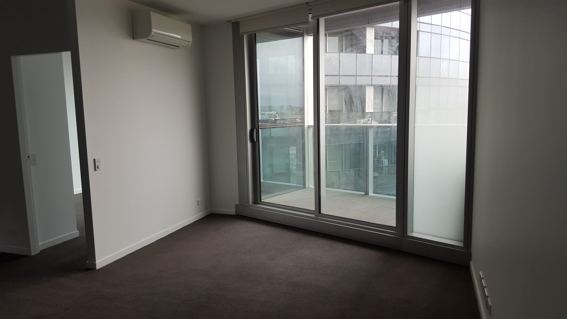 S910/231 Harbour Esplanade, Docklands, VIC 3008 - Thumbnail 2 - 20/12/2021