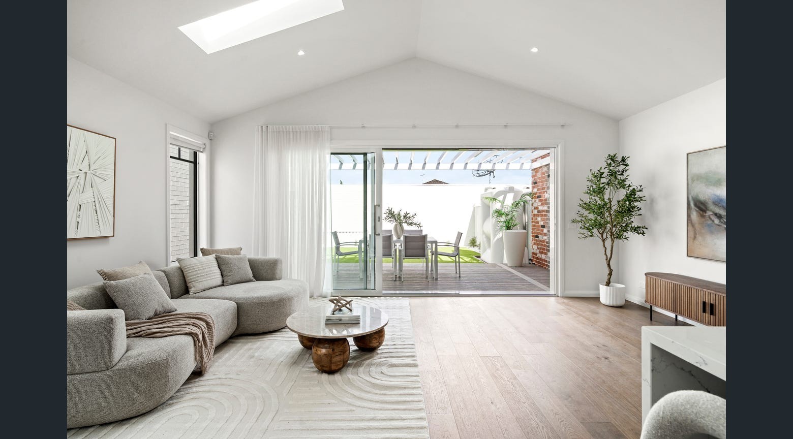 Sunshine West, VIC 3020 - Thumbnail 2 - 15/12/2025