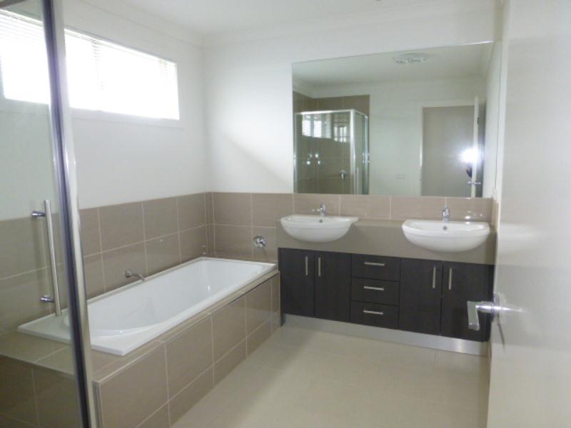 12 Verona Street, Greenvale, VIC 3059 - Thumbnail 1 - 15/12/2016