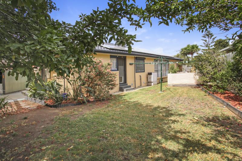 8 Altair Court, Gladstone Park, VIC 3043 - Thumbnail 1 - 08/05/2018