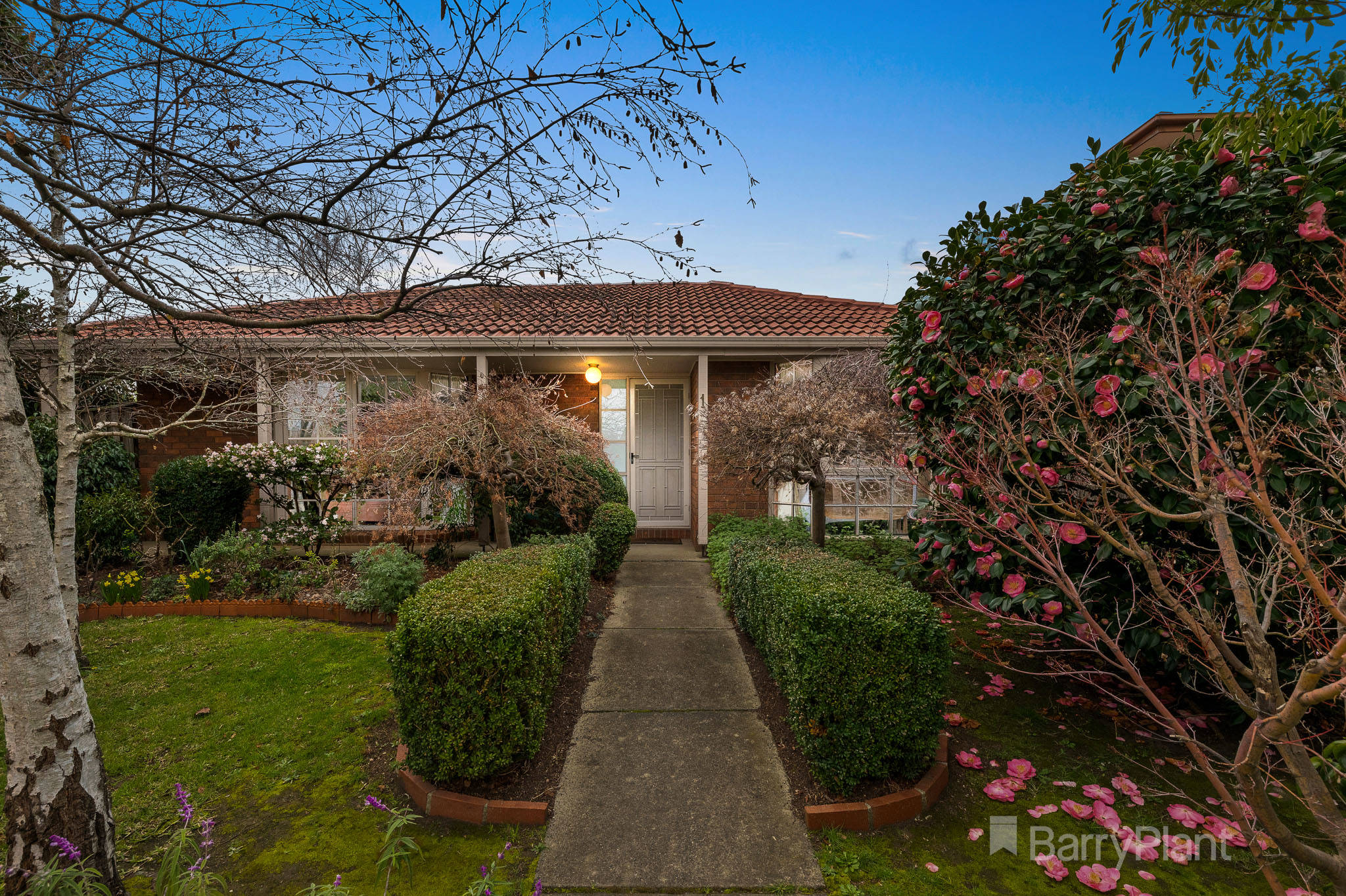 1 Tyntynder Close, Berwick, VIC 3806 - Thumbnail 1 - 08/08/2023