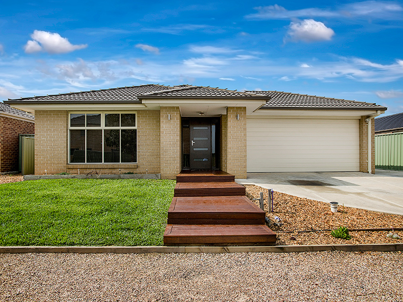 9 Garvan Street, Wyndham Vale, VIC 3024 Sold