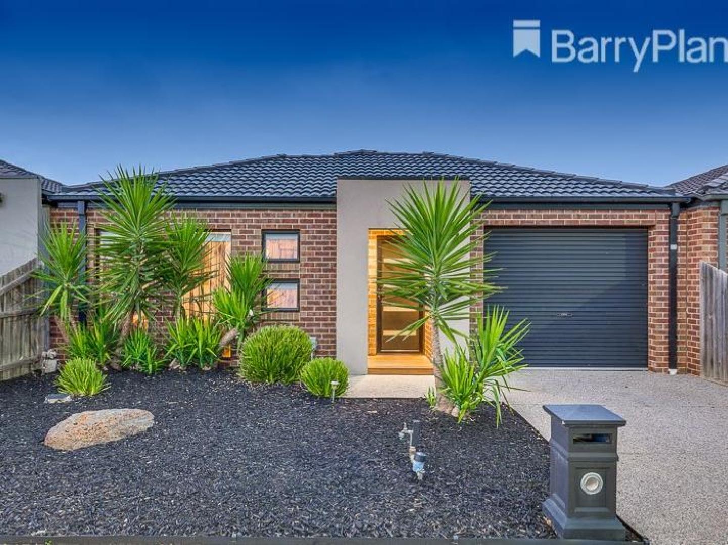 34 Kingston Drive, Taylors Hill, VIC 3037 Sold