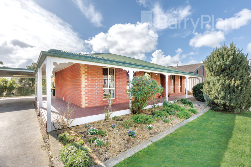 18 Mitchell Drive, Cardigan Village, VIC 3352 Sold