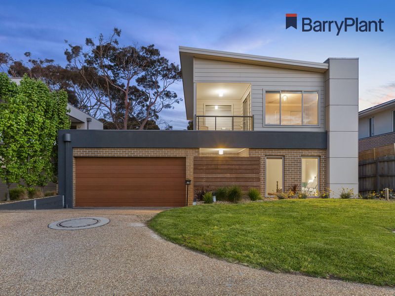10 Bay Vista Close, Mount Martha, VIC 3934 Sold