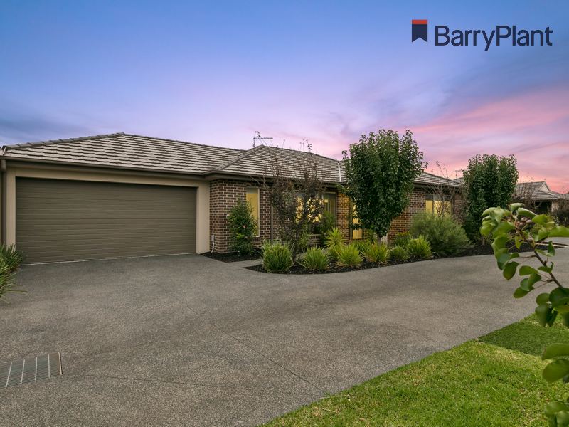 2/57 Green Island Avenue, Mount Martha, VIC 3934 Sold