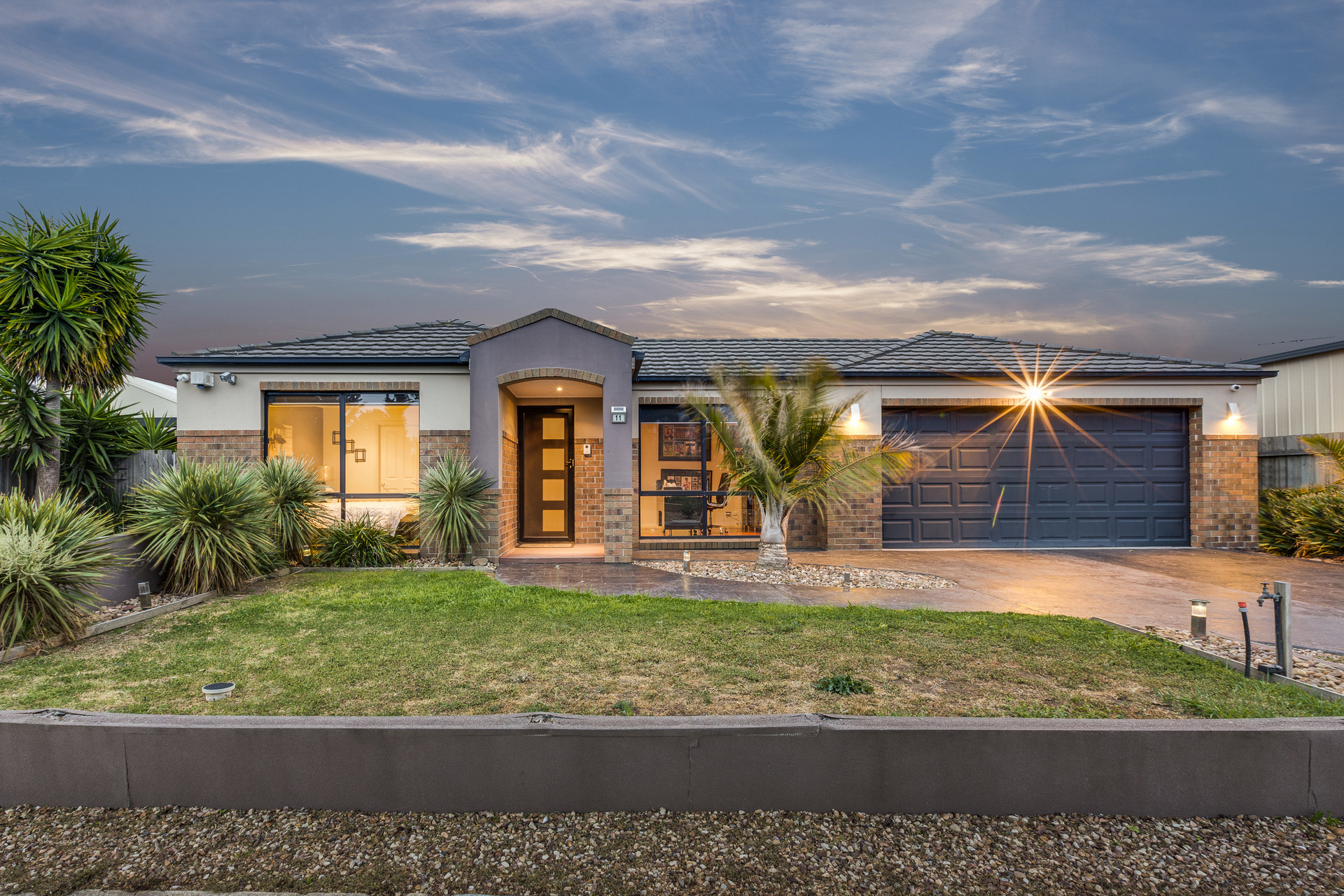 11 Johnston Way, Taylors Hill, VIC 3037 Sold