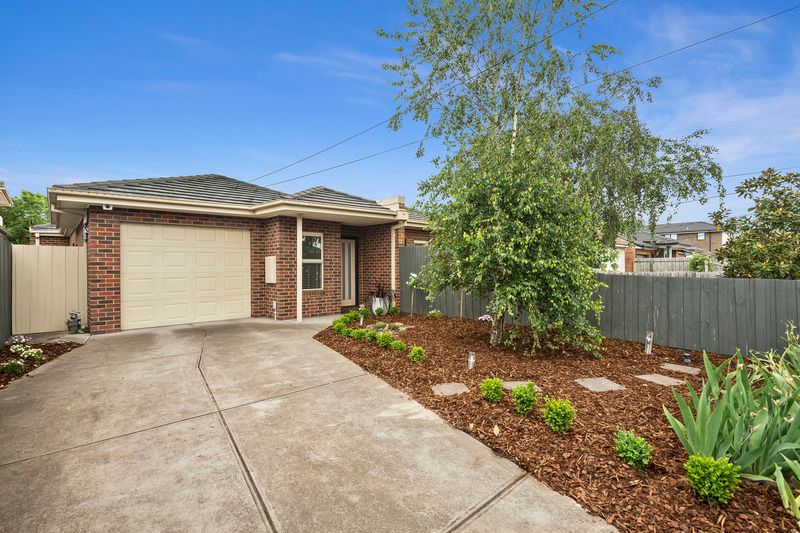 33 Deutscher Street, Avondale Heights, VIC 3034 Sold