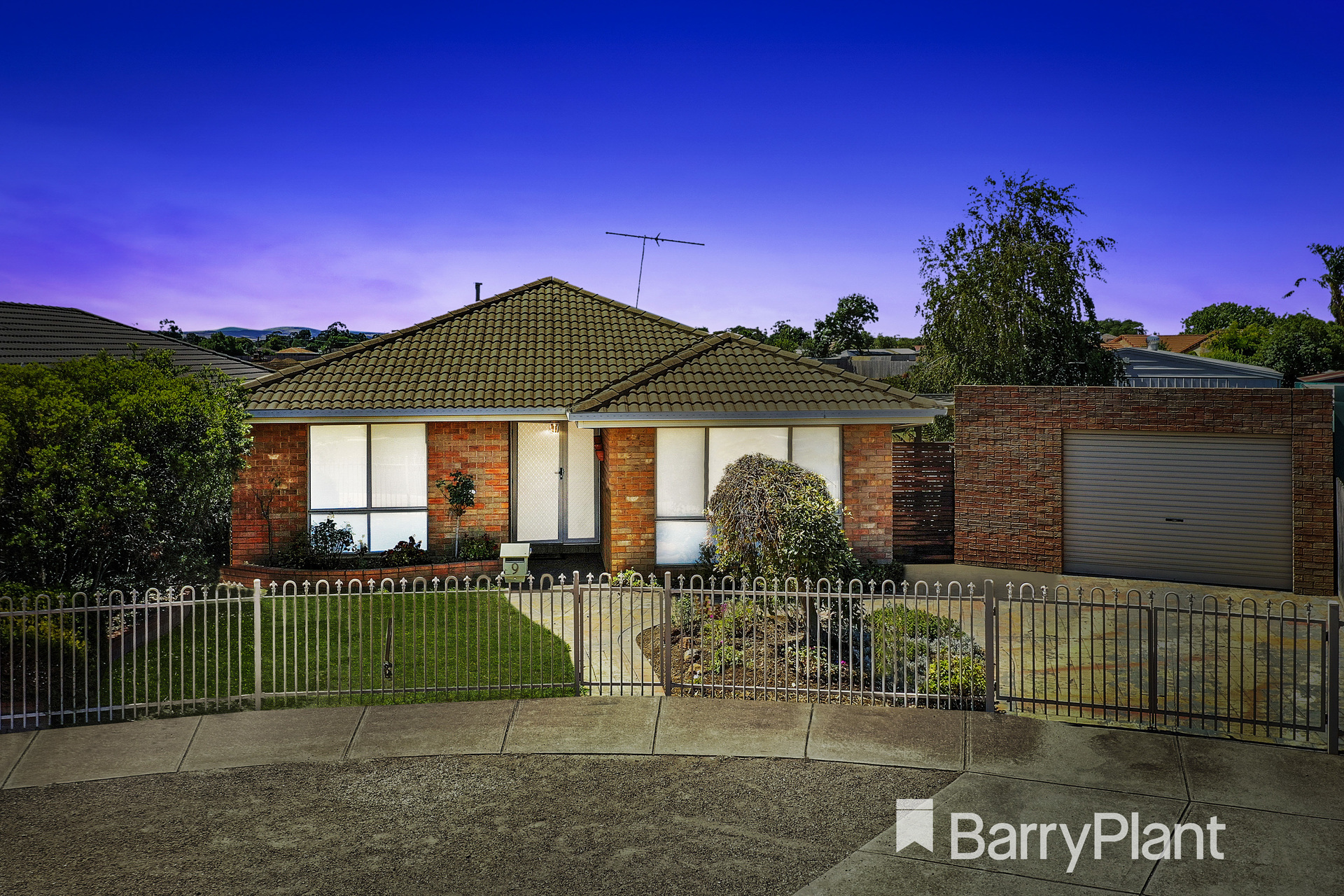 9 Regal Court, Melton South, VIC 3338 Sold