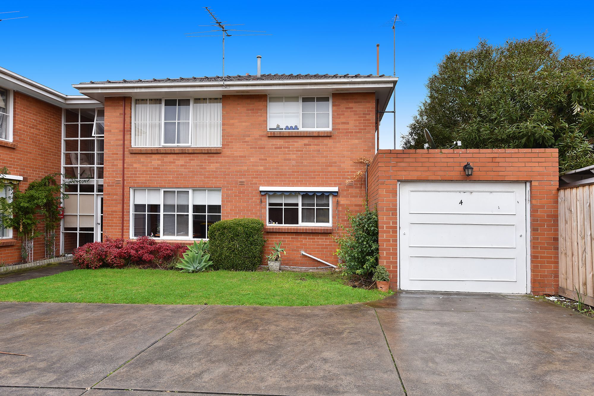 4/24 Leslie Road, Essendon, VIC 3040 Sold