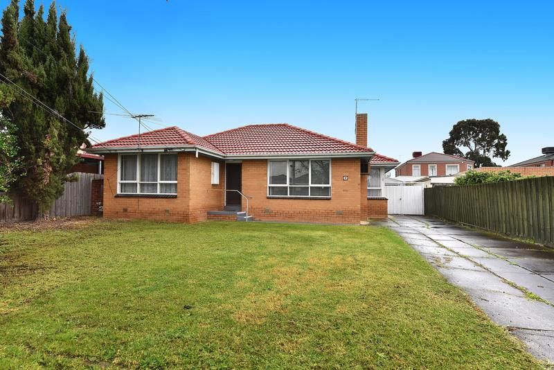 2 Somerset Street, Avondale Heights, VIC 3034 Sold