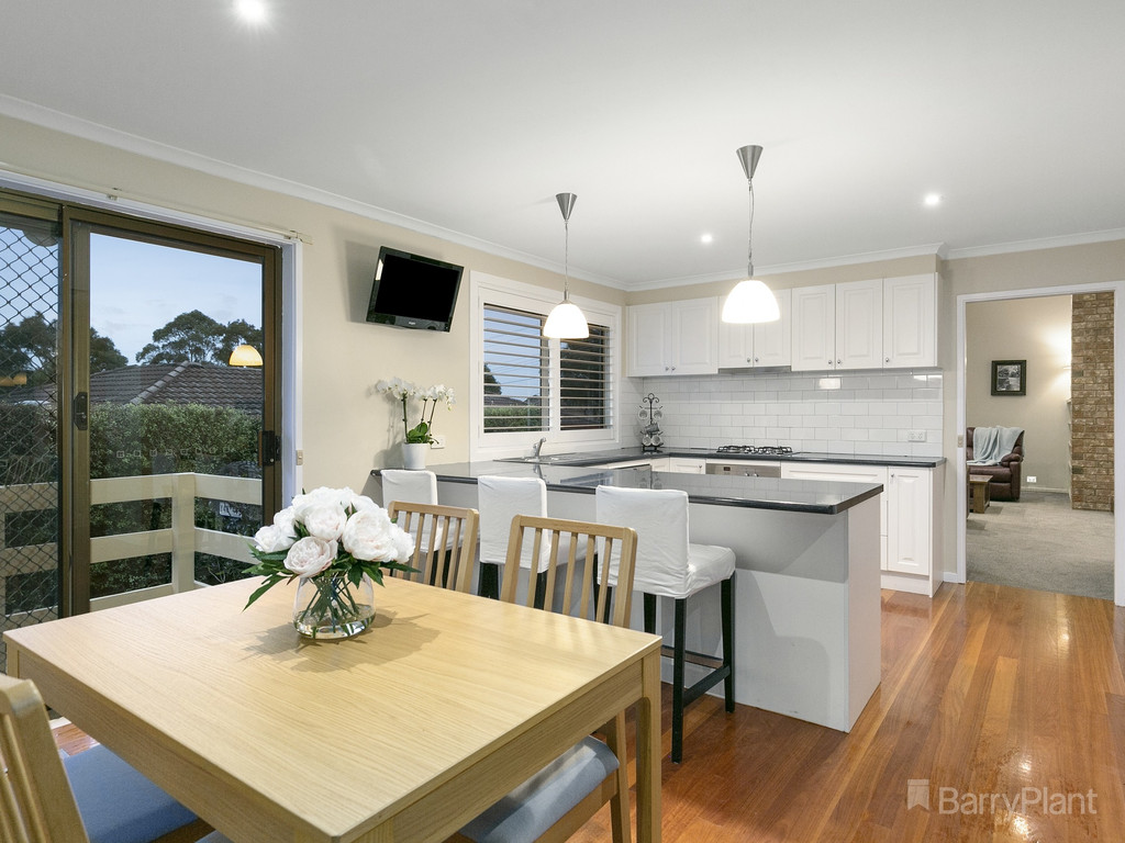 55 Rosemary Avenue, Croydon Hills, VIC 3136 Sold