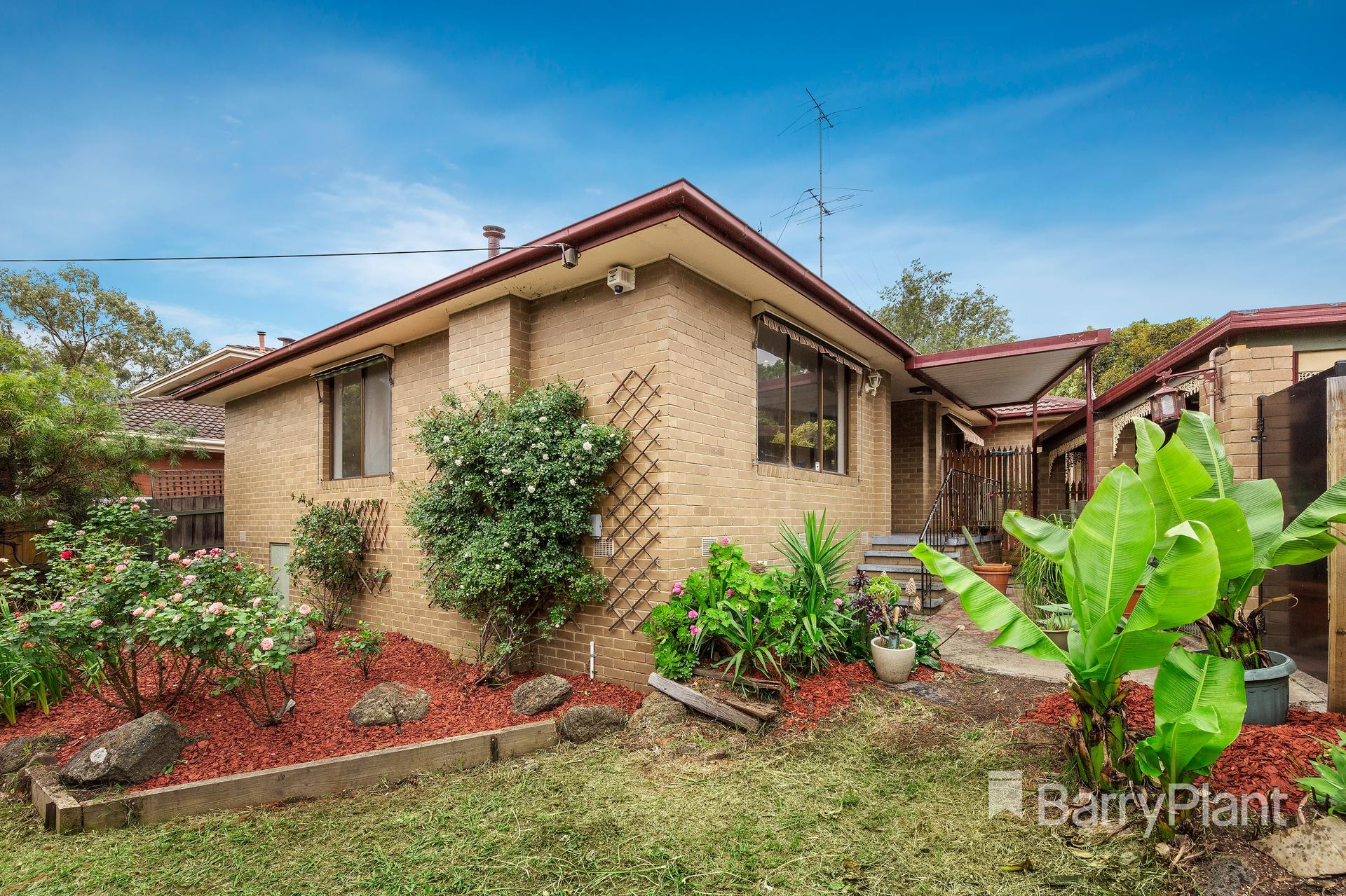 11 Somerset Drive, Viewbank, VIC 3084 Sold