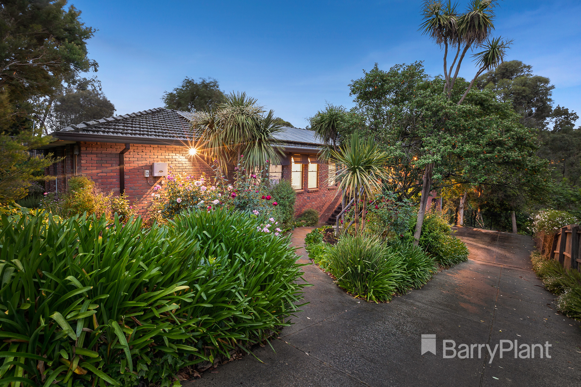 8 Acheron Crescent, Eltham North, VIC 3095 Sold