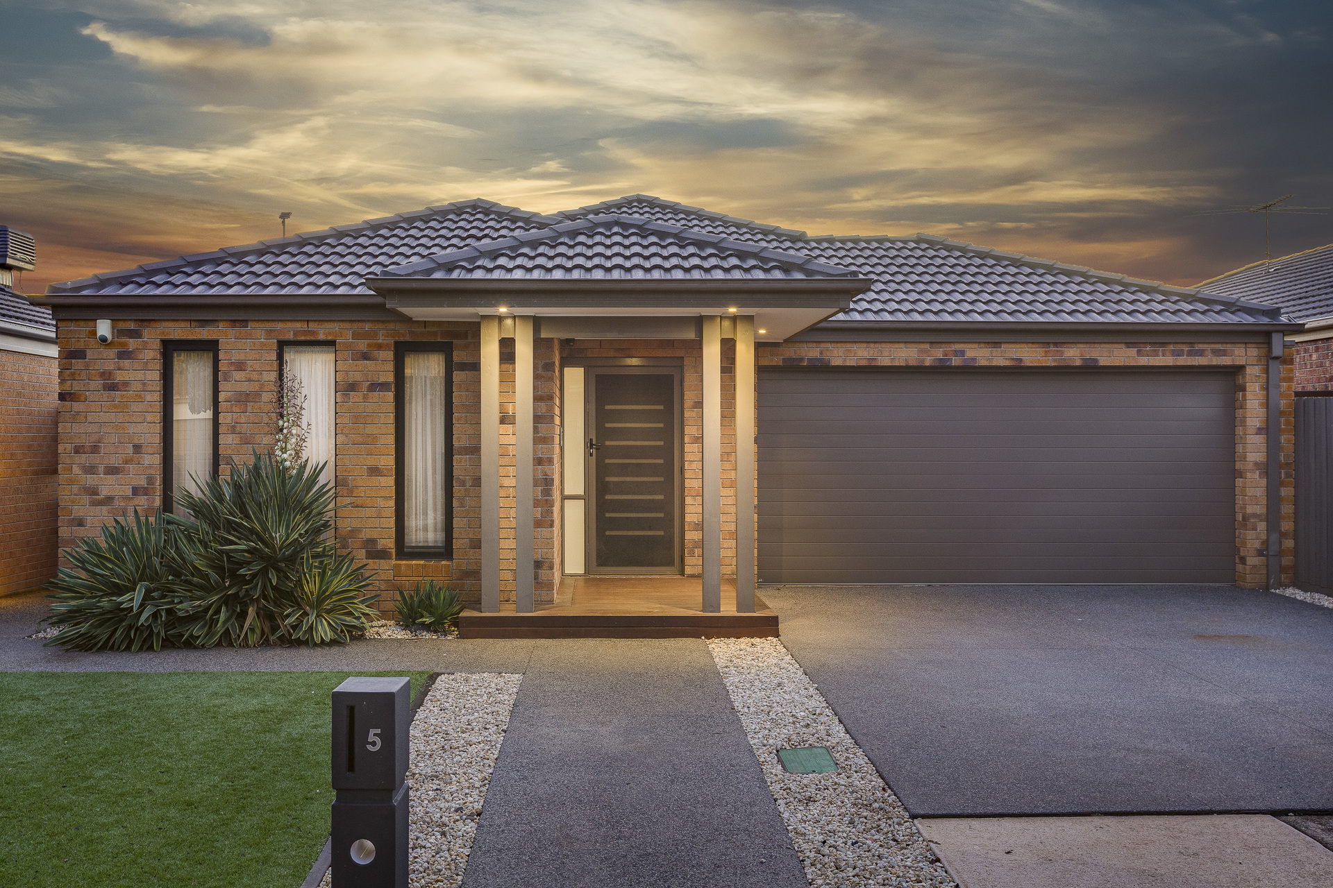 5 Synergy Court, Taylors Hill, VIC 3037 Sold