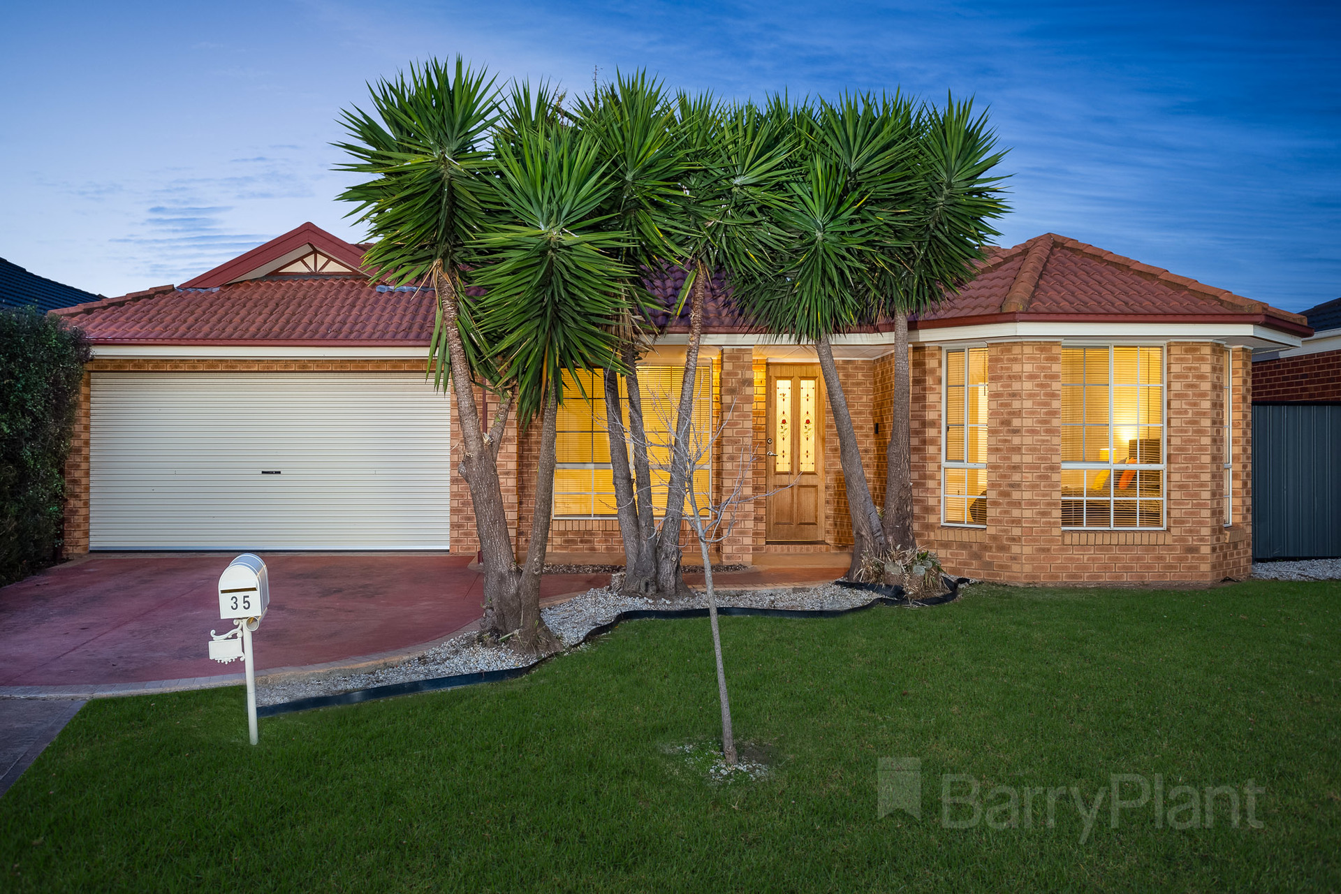 35 Astley Crescent, Point Cook, VIC 3030 Sold