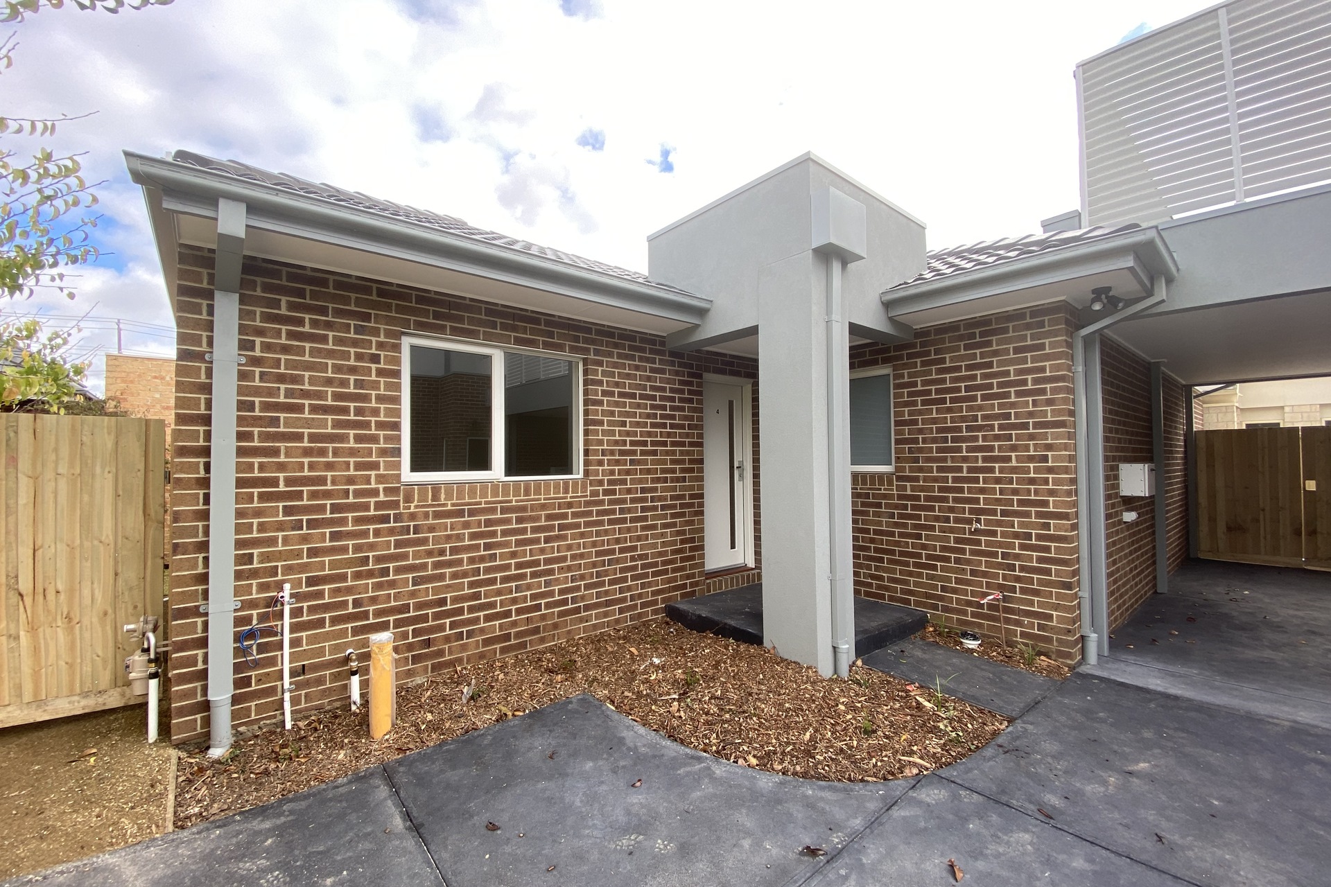 4/33 Clements Grove, Reservoir, VIC 3073 For Rent