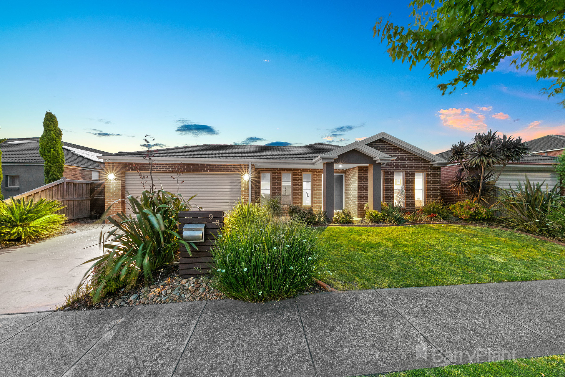 93 Skyline Way, Berwick, VIC 3806 Sold