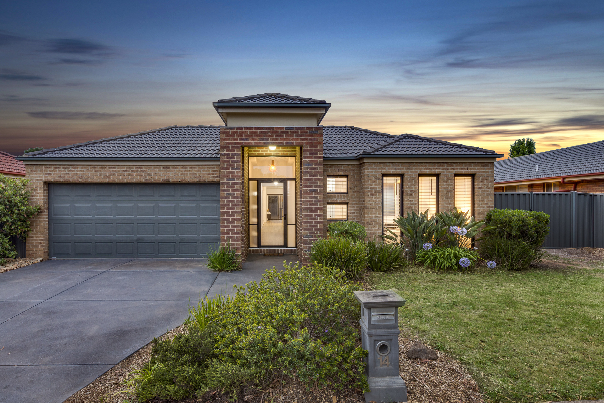 14 Scarvell Crescent, Caroline Springs, VIC 3023 Sold