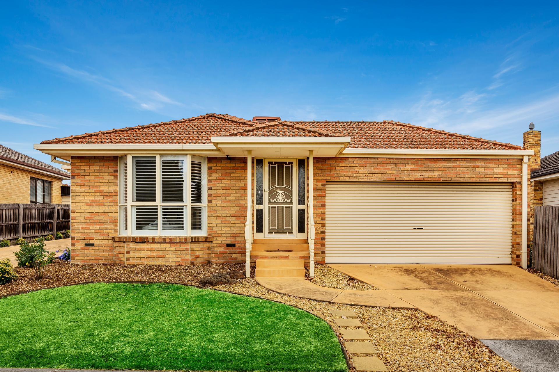 1/19 High Street, Watsonia, VIC 3087 Sold