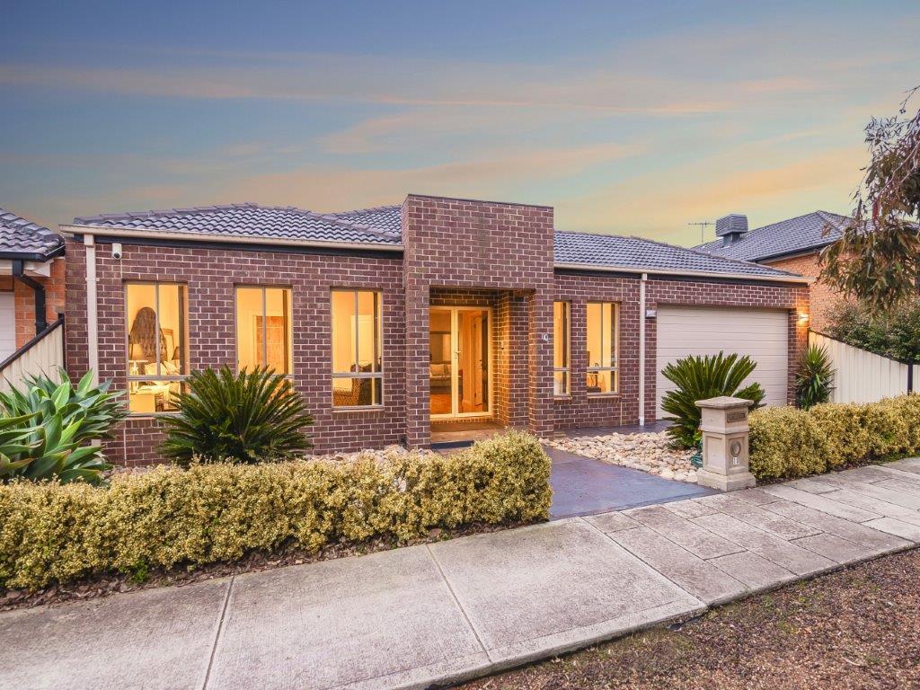 10 Bickerton Way, Roxburgh Park, VIC 3064 For Rent