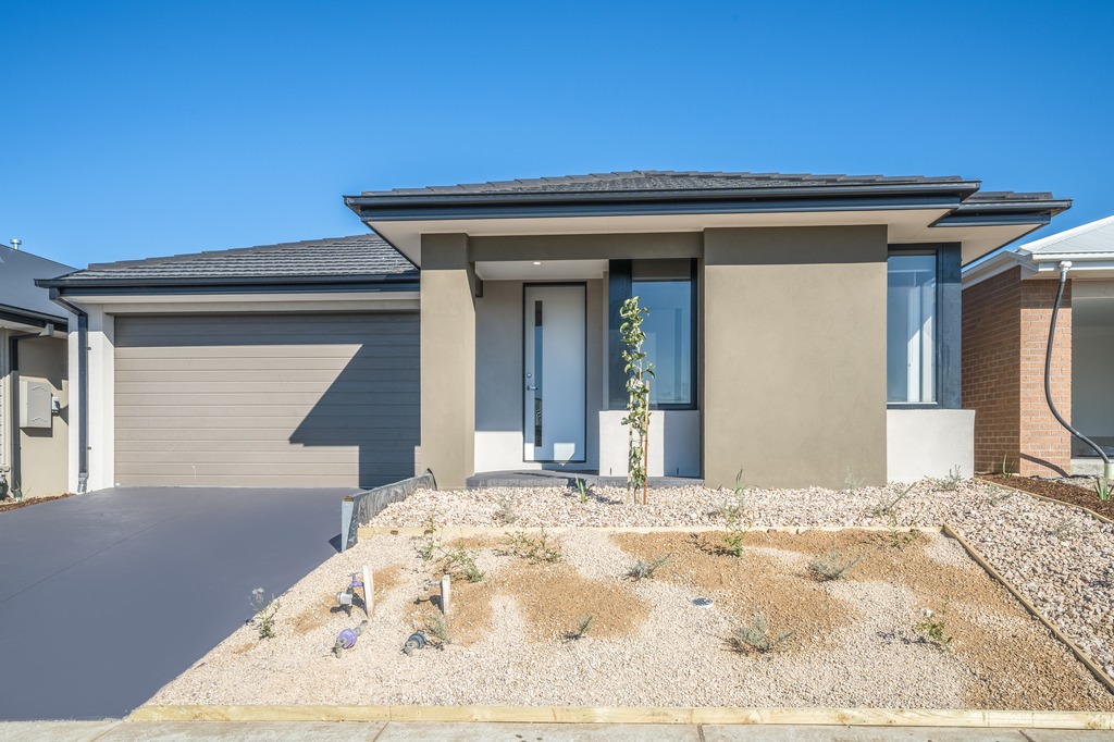 25 Whiteley Street, Mount Duneed, VIC 3217 For Rent