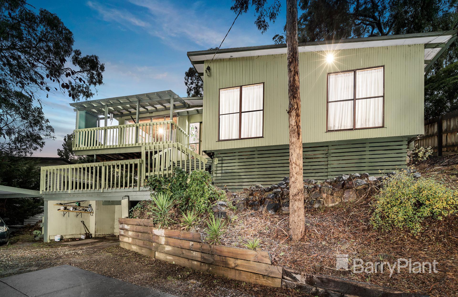 9 St Helena Road, Greensborough, VIC 3088 Sold