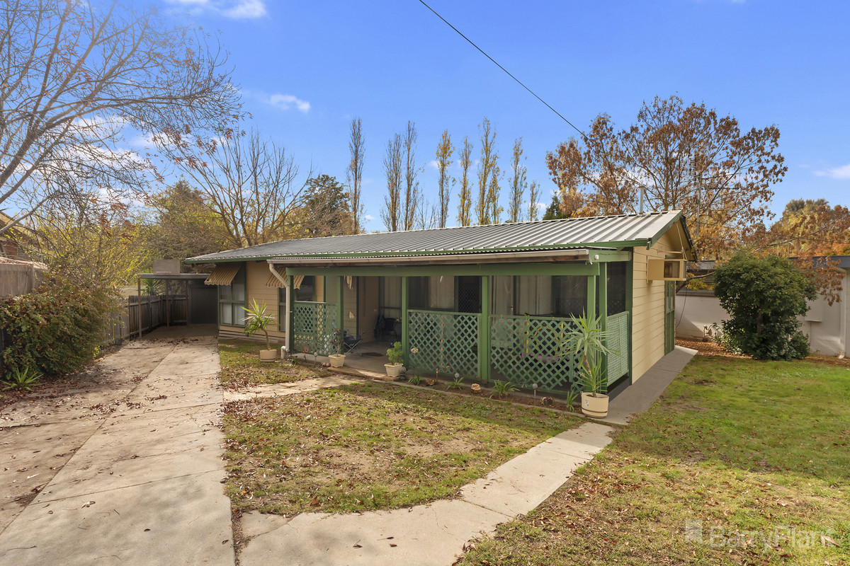 12 Pallett Street, Golden Square, VIC 3555 Sold