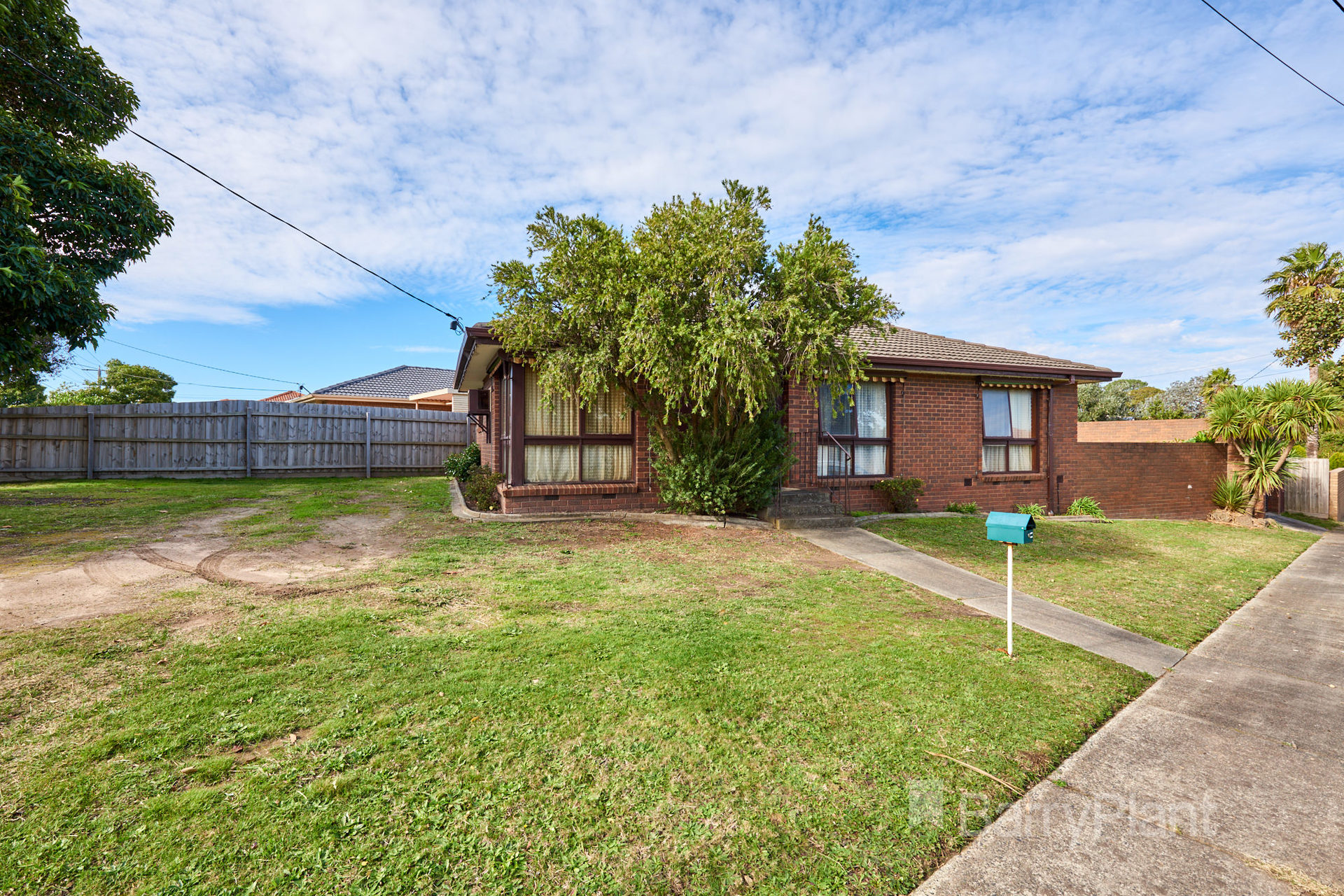 6 Whitehaven Crescent, Noble Park North, VIC 3174 Sold