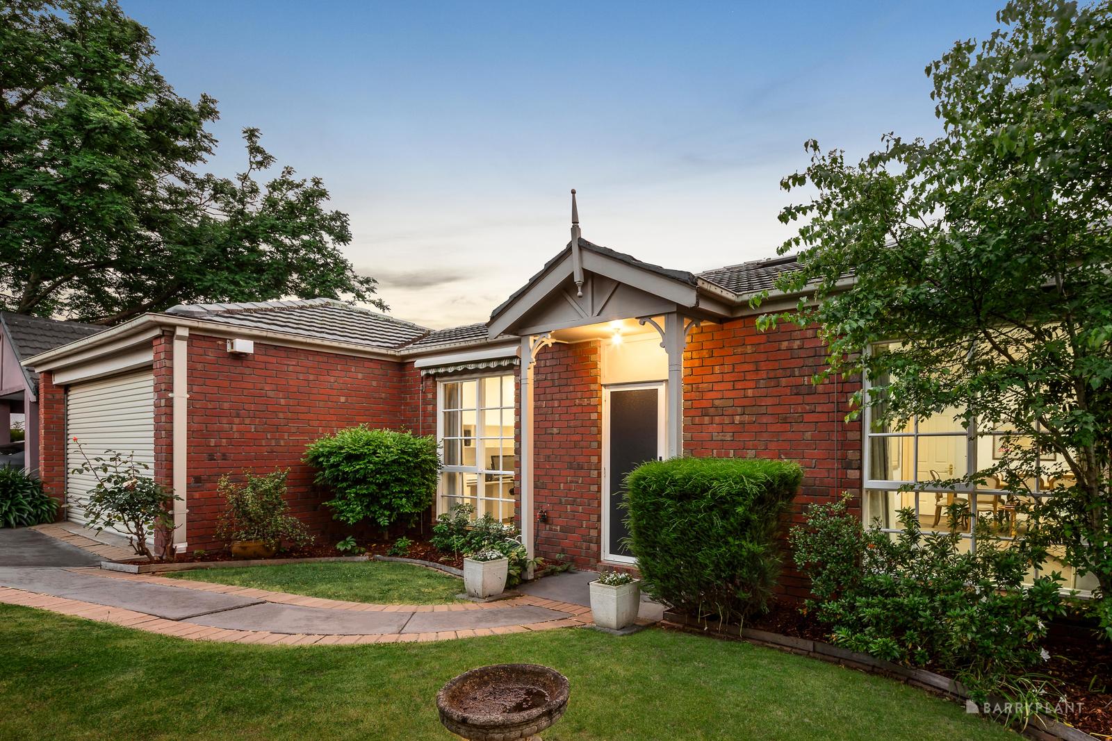 1/31 Halls Parade, Mitcham, VIC 3132 Sold