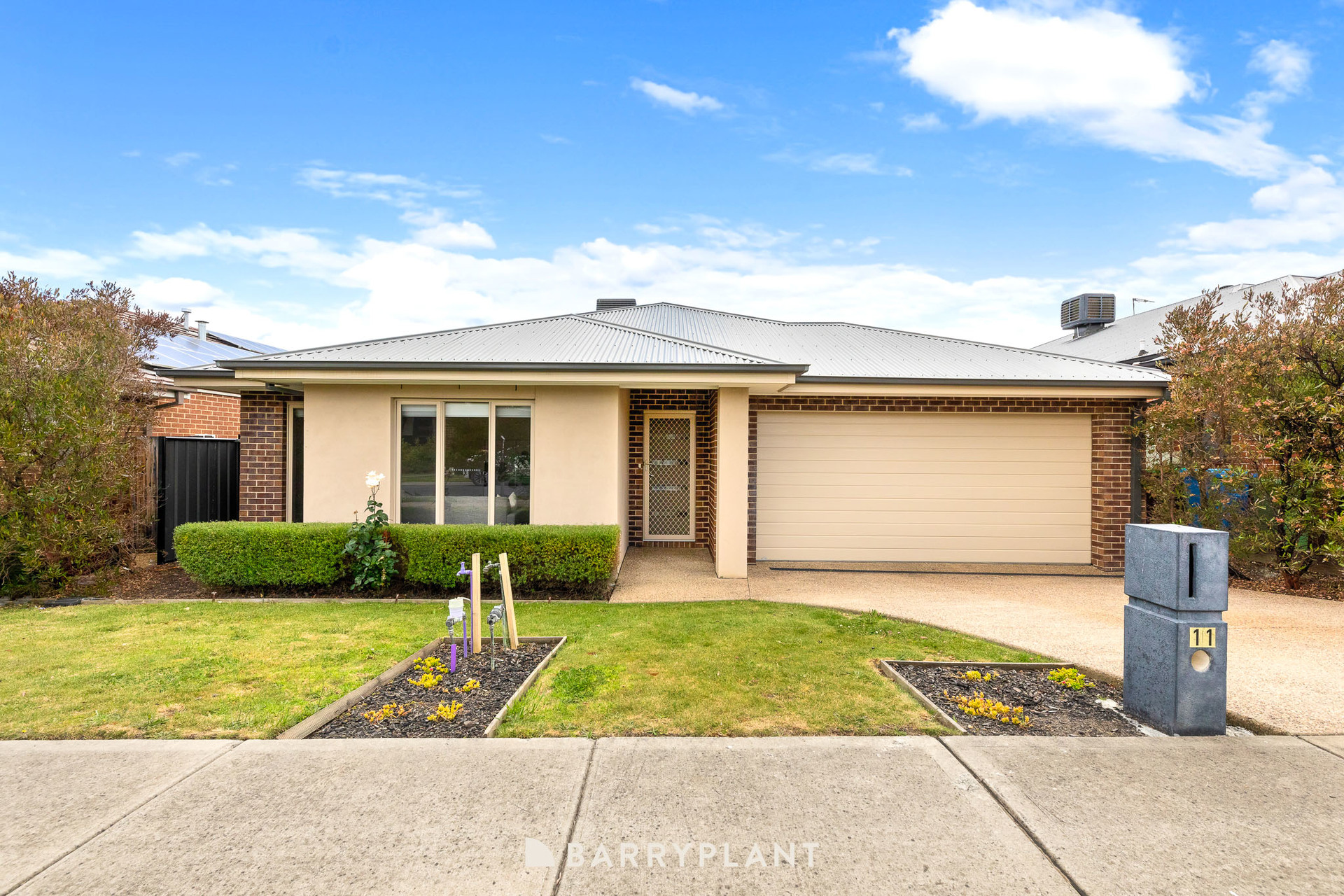 11 Calibre Circuit, Clyde North, VIC 3978 Sold