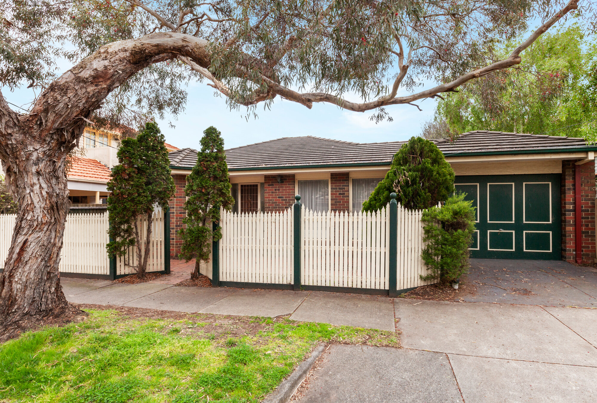 2/576 Hampton Street, Hampton, VIC 3188 Sold