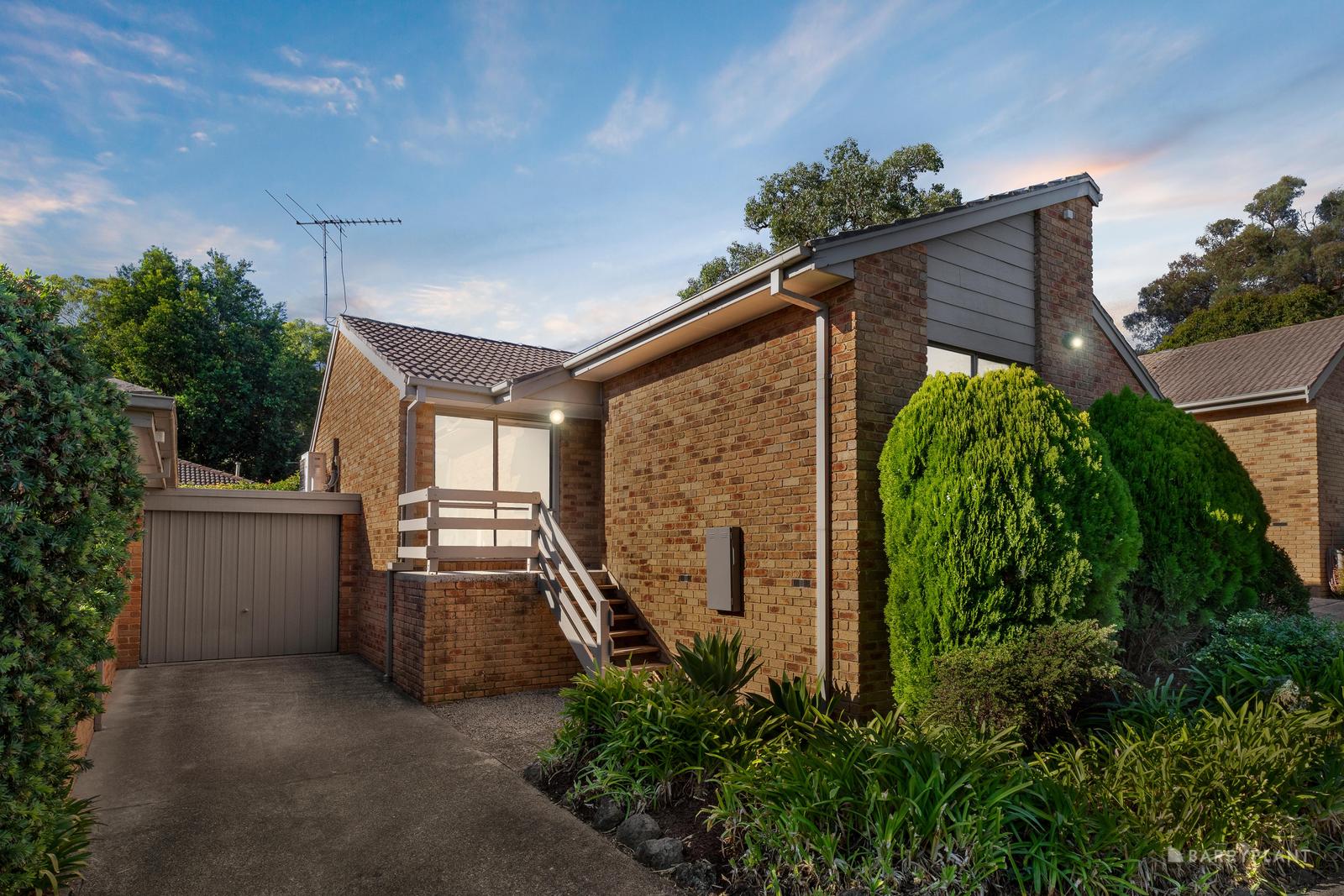 2/6 Dublin Road, Ringwood East, VIC 3135 Sold
