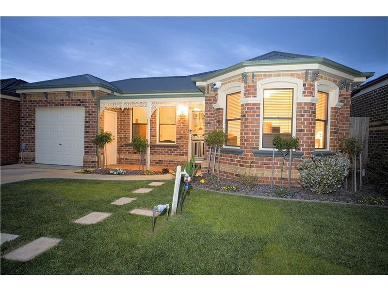 2 Abbey Walk, Point Cook, VIC 3030 For Rent